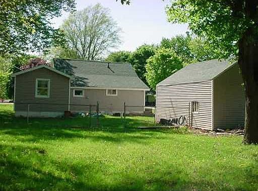 2nd image of 345 Charlotte St