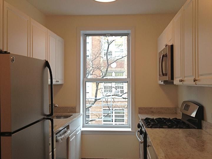2nd image of 336 Fort Washington Ave APT 3I