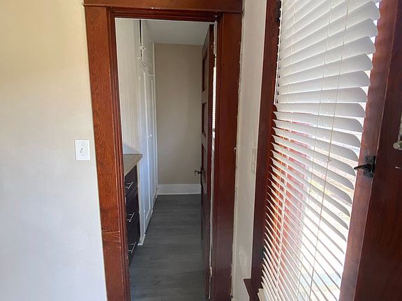 3rd image of 427 Chestnut Ave APT 4