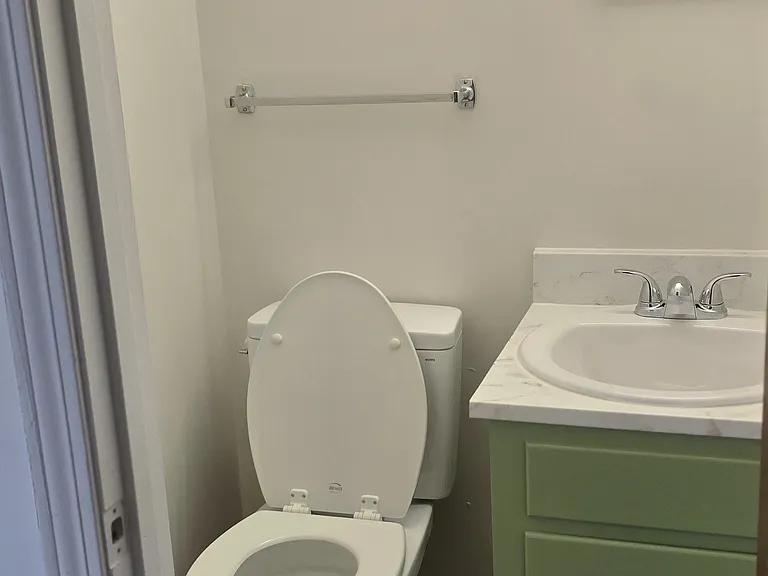 112 Meade St — Photo 9