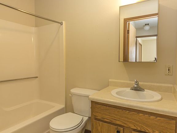 4th image of 203 Gabrielson Dr #19