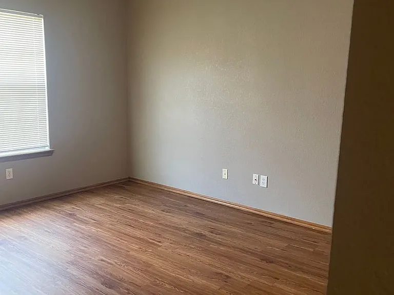 3417 Shadow St — Photo 11