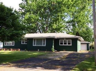 637 Elm St, Beecher, IL 60401