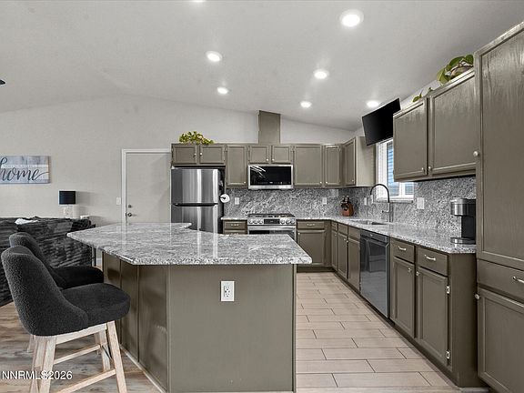 4th image of 390 Ember Dr