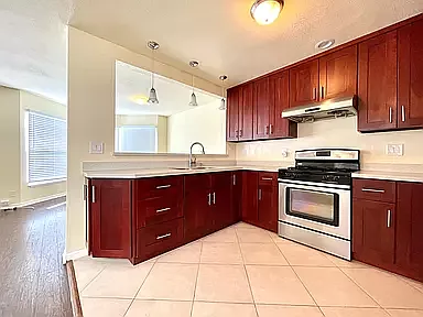 3 bed, 1400 sqft, $6,000 — Photo 2