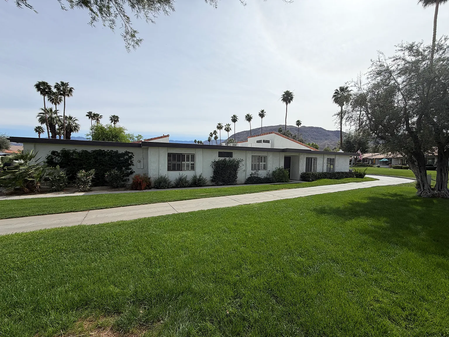 3 bed, 1693 sqft, $3,400 — Photo 2