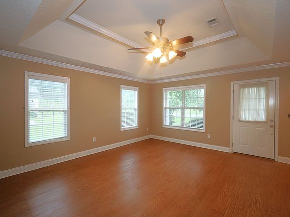 2nd image of 113 Wyoming St