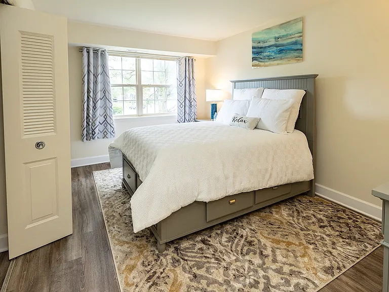 Woodridge Apartments — Photo 13