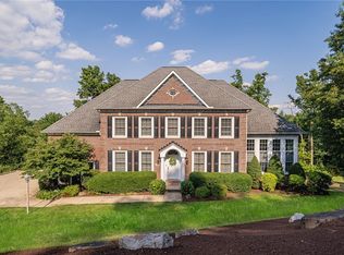 2028 Timbercrest Dr, Greensburg, PA