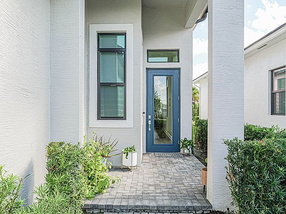 5th image of 9043 SW VETTA Way