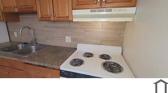 2nd image of 305 N 10th St APT 33