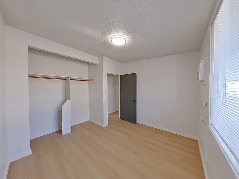 University Manor - Newly Renovated Units just a short walk from Campus! — Photo 94