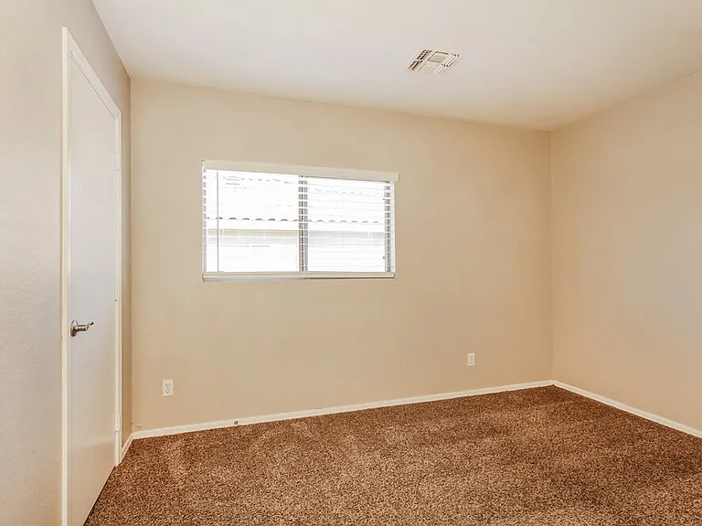 2299 E Peach Tree Dr — Photo 12