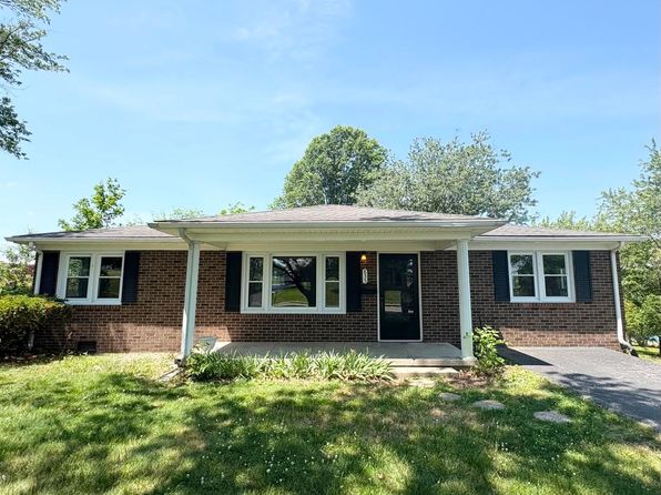 835 Lexington Dr