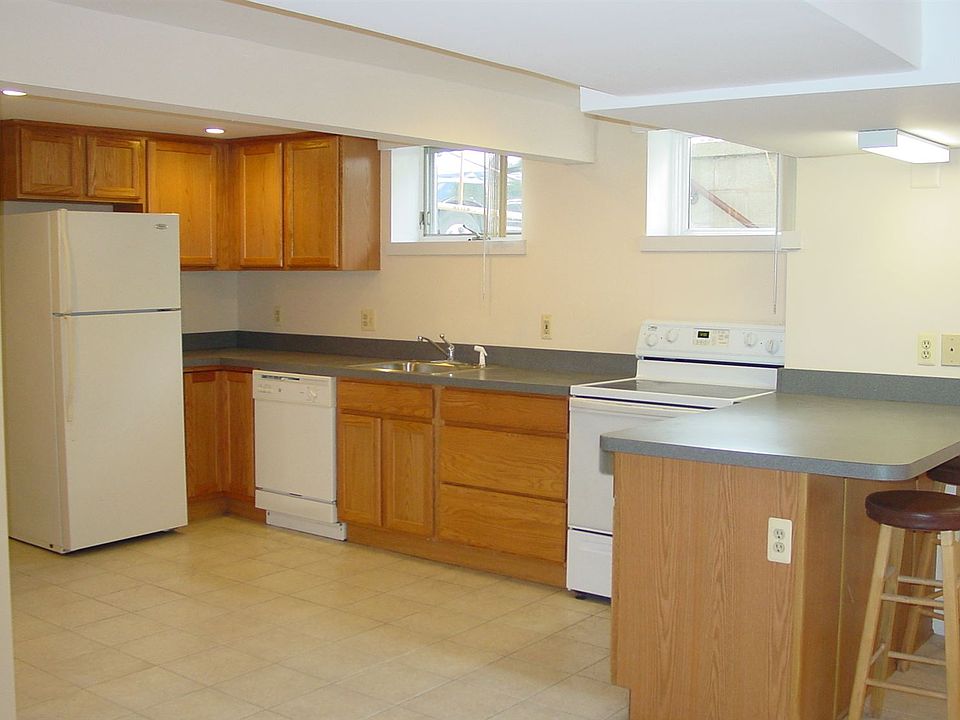 928 #4 kitchen