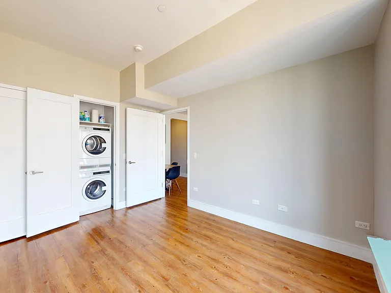 237 E 34th St #1504 — Photo 11
