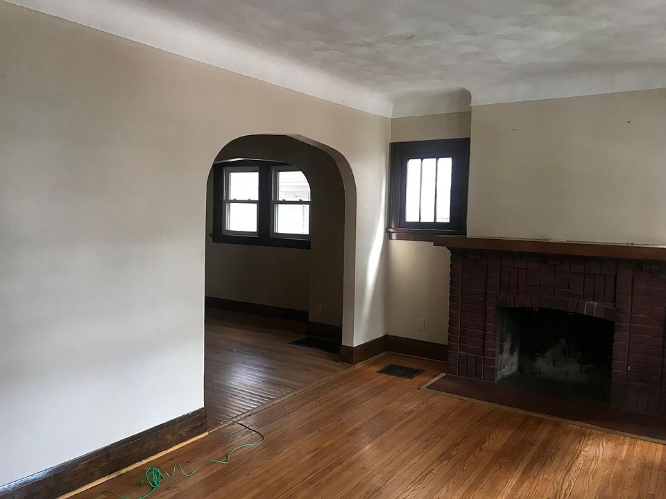 2nd image of 1934 Talbot St