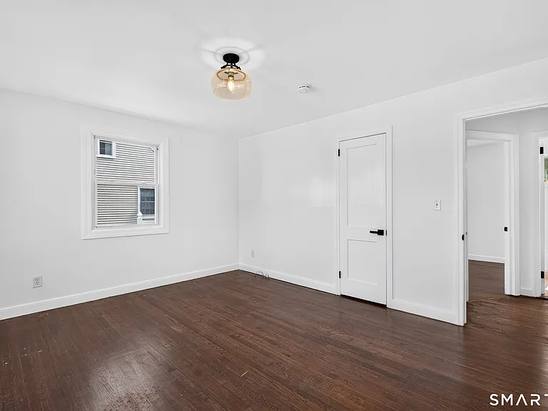 11 Stratfield Pl — Photo 25