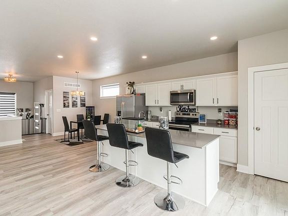 4th image of 3507 Linden Dr SW