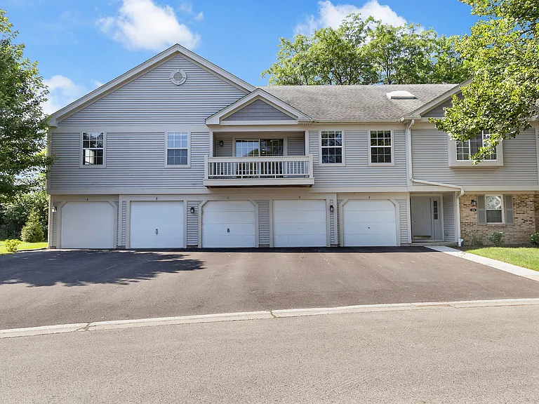 1214 Ballantrae Pl #E — Photo 2