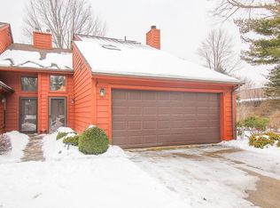 738 Village Club Rd, Northfield, OH 44067