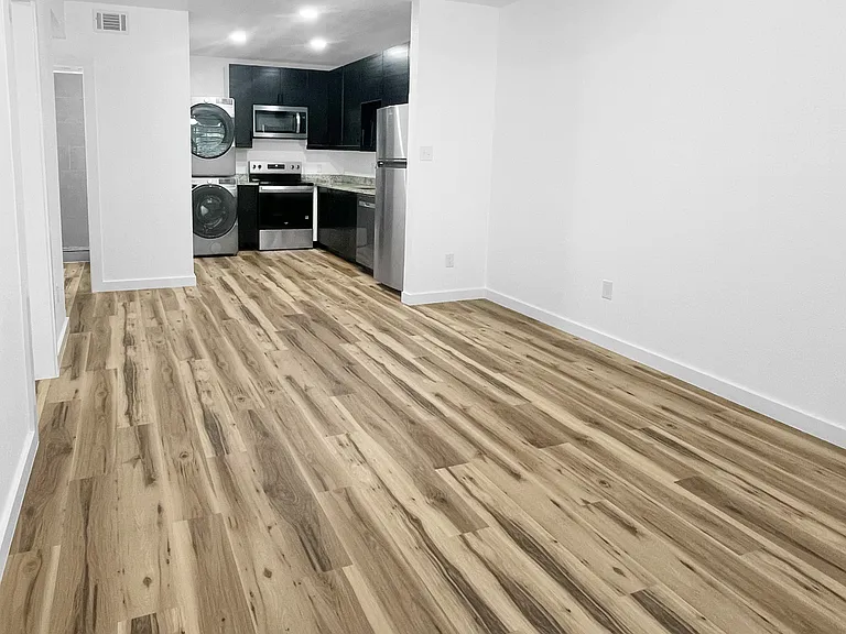 612 S Blue Mound Rd #3A — Photo 2