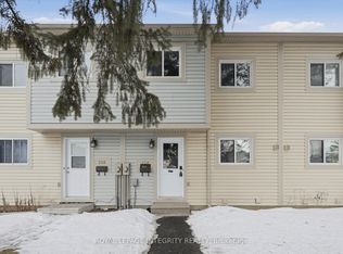 228 Millroad Way #5, Ottawa, ON K1E 2C9