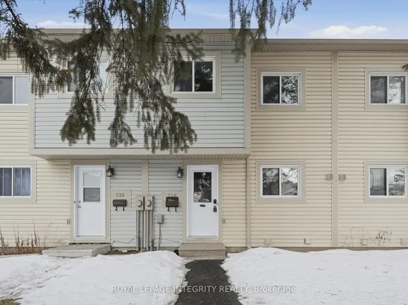 228 Millroad Way #5, Ottawa, ON K1E 2C9