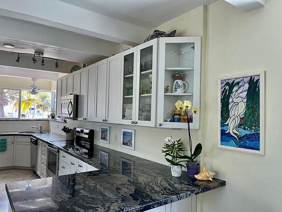 Kitchen all white cabinets