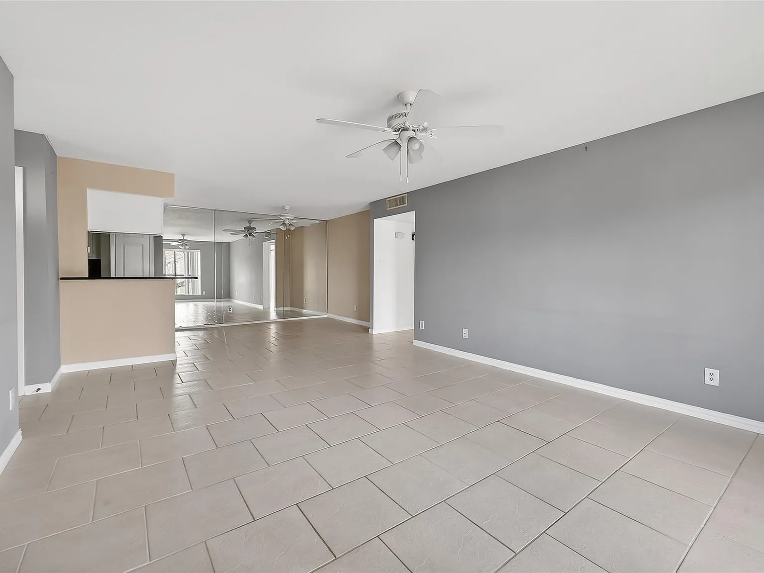 2 bed, 1.5 bath, 1098 sqft, $1,400 — Photo 4