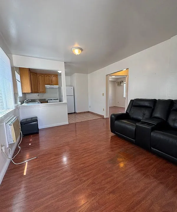 1466 Silver Lake Blvd