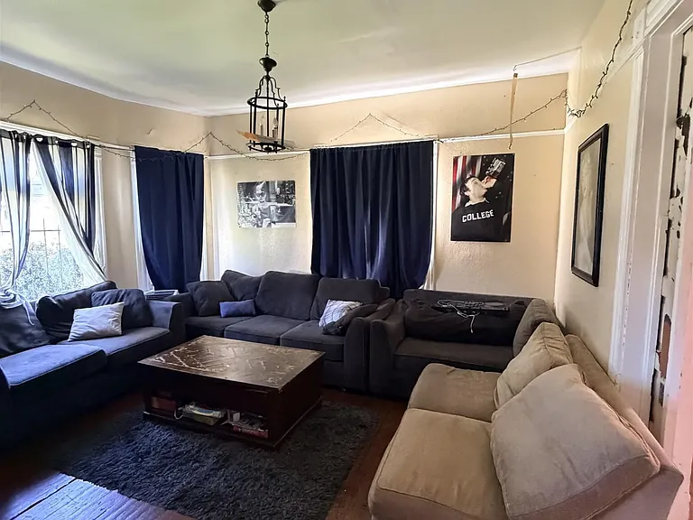 2803 S Menlo Ave — Photo 10