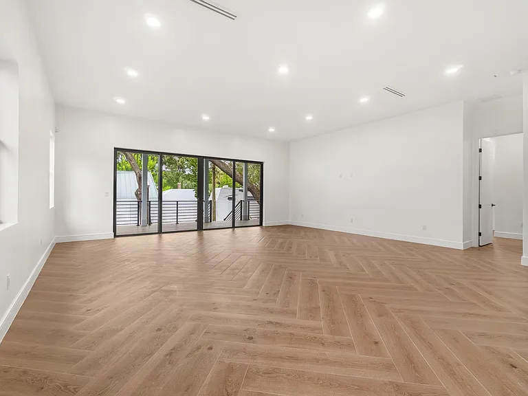403 Park Blvd — Photo 4