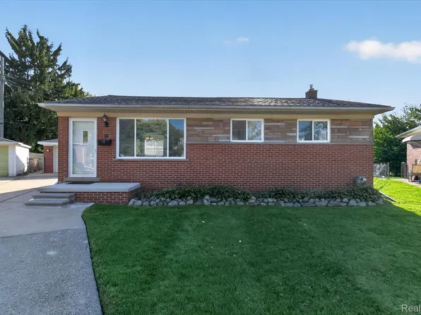 215 Edcliff Ct, Wyandotte, MI 48192