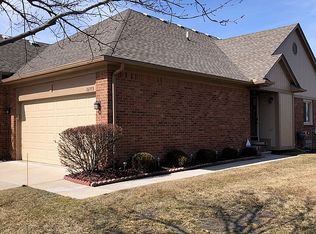 16953 Country Ridge Ln, Macomb, MI 48044