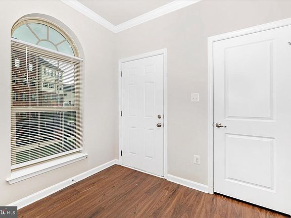 4th image of 6006 Leben Dr Unit G