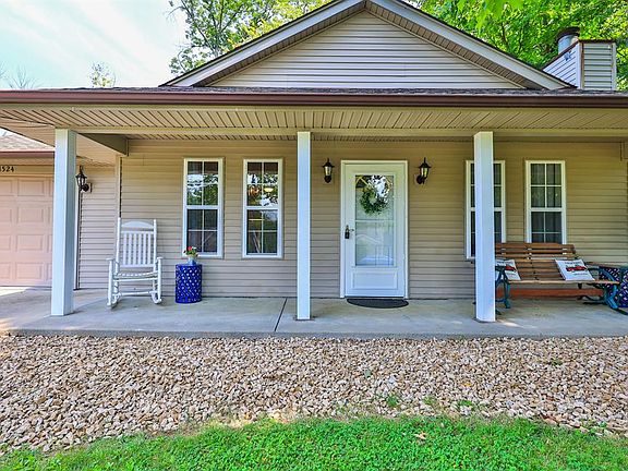 3rd image of 1524 Greenlawn Way