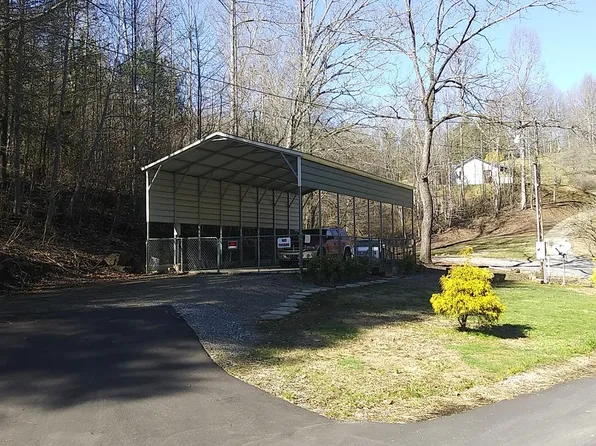 31 Pear Ln, Murphy, NC 28906