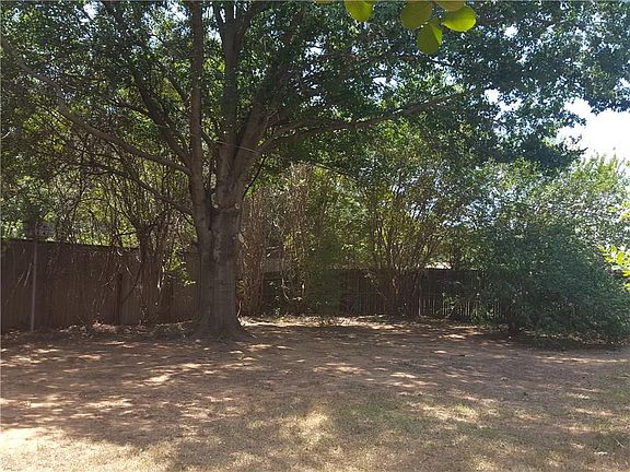 5th image of 4510 Woodcreek Dr