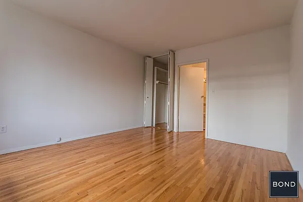 Rented by Bond New York | media 5