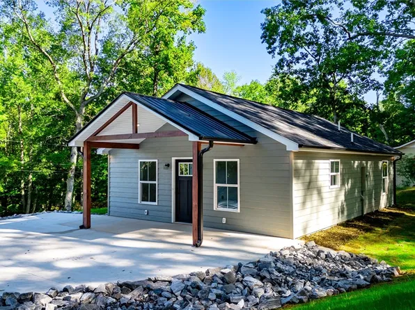 114 Bobolink Dr, Walhalla, SC 29691