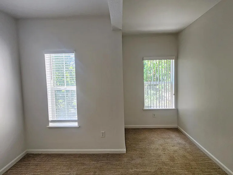 1033 S St #3 — Photo 16