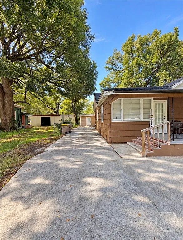 3 bed, 1.0 bath, 800 sqft, $1,500 — Photo 1