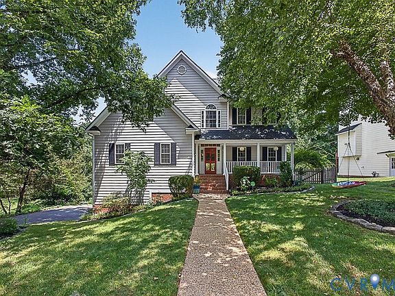 2nd image of 705 Lakewater Dr