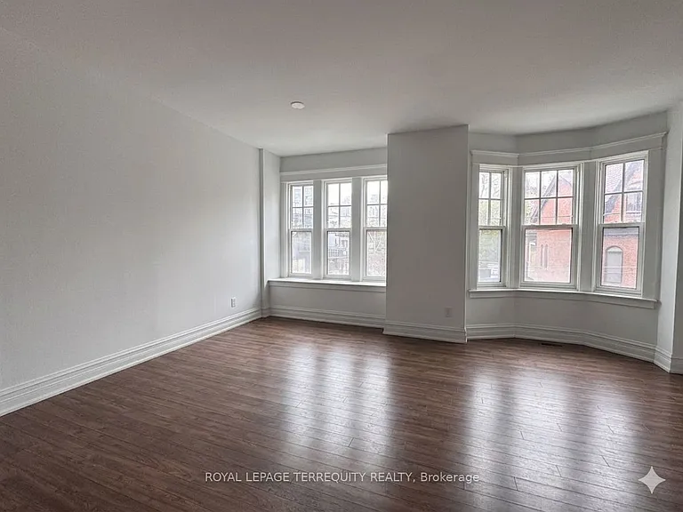 8 Webster Ave #2 — Photo 4