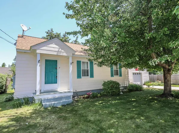 4 Woodbury Lane, Bedford, NH 03110