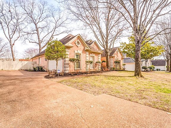 2nd image of 1578 Massey Pointe Ln
