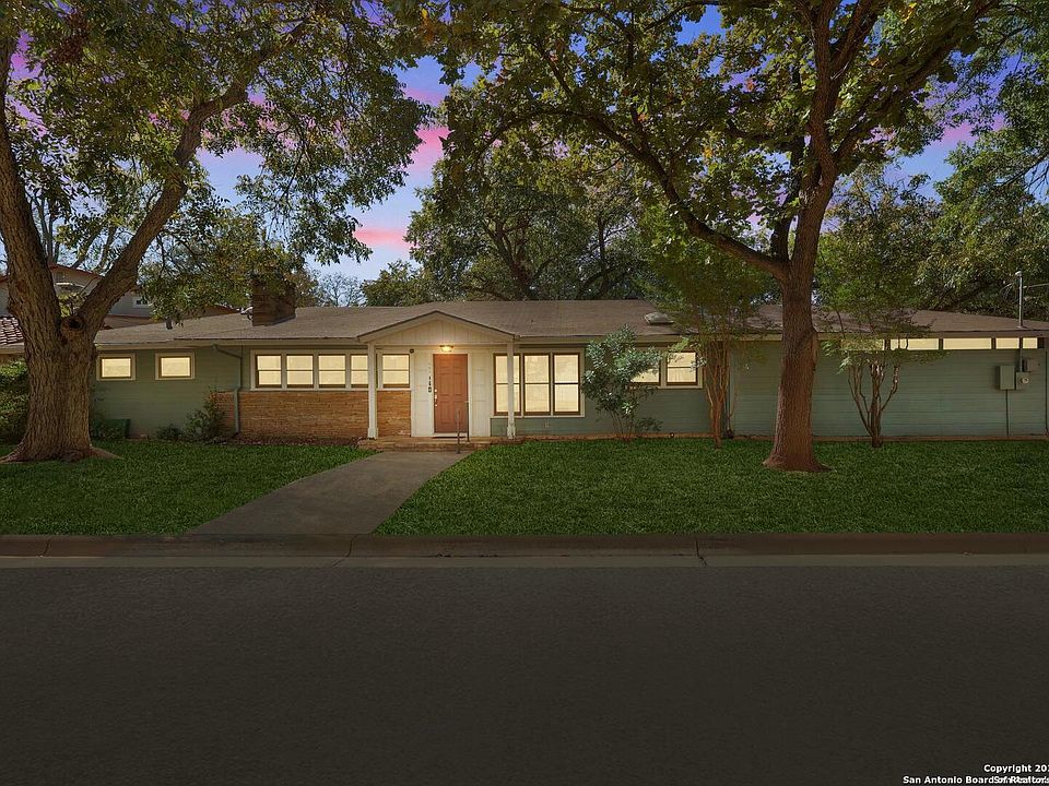 1st image of 985 Allen Avenue