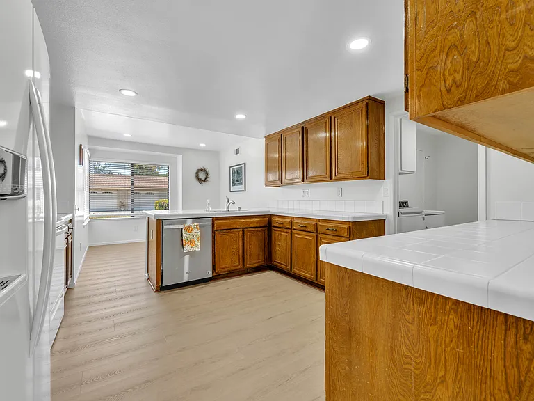 37202 Village 37 — Photo 16