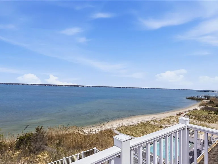 672 Dune Rd — Photo 34
